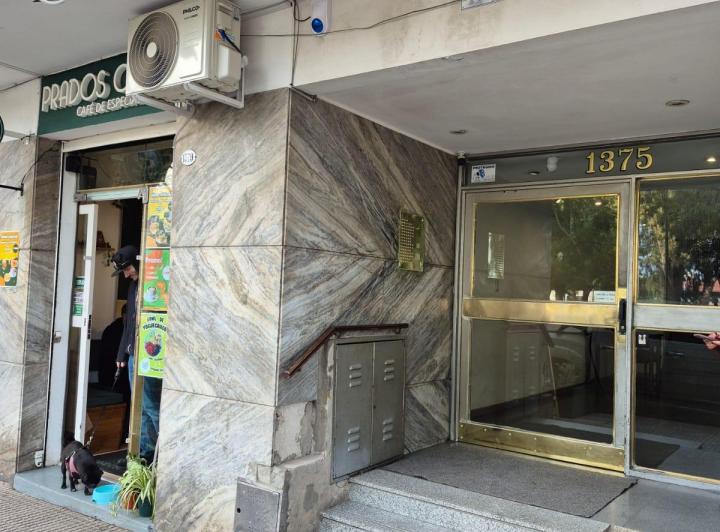 2 Ambientes en Torre piso alto! Toda Luz y soll! Impecable Estado! - Moldes 1300 1