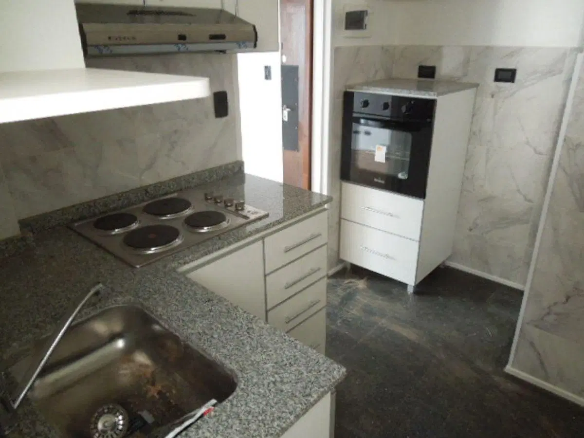 2 Ambientes Impecable Lateral con Balcón 1er. x escalera - Ciudad de La Paz 500 5