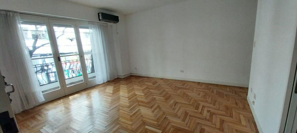 Foto de PH 3 Ambientes al Frente 1er piso por escalera - Moldes al 1600, imagen 3