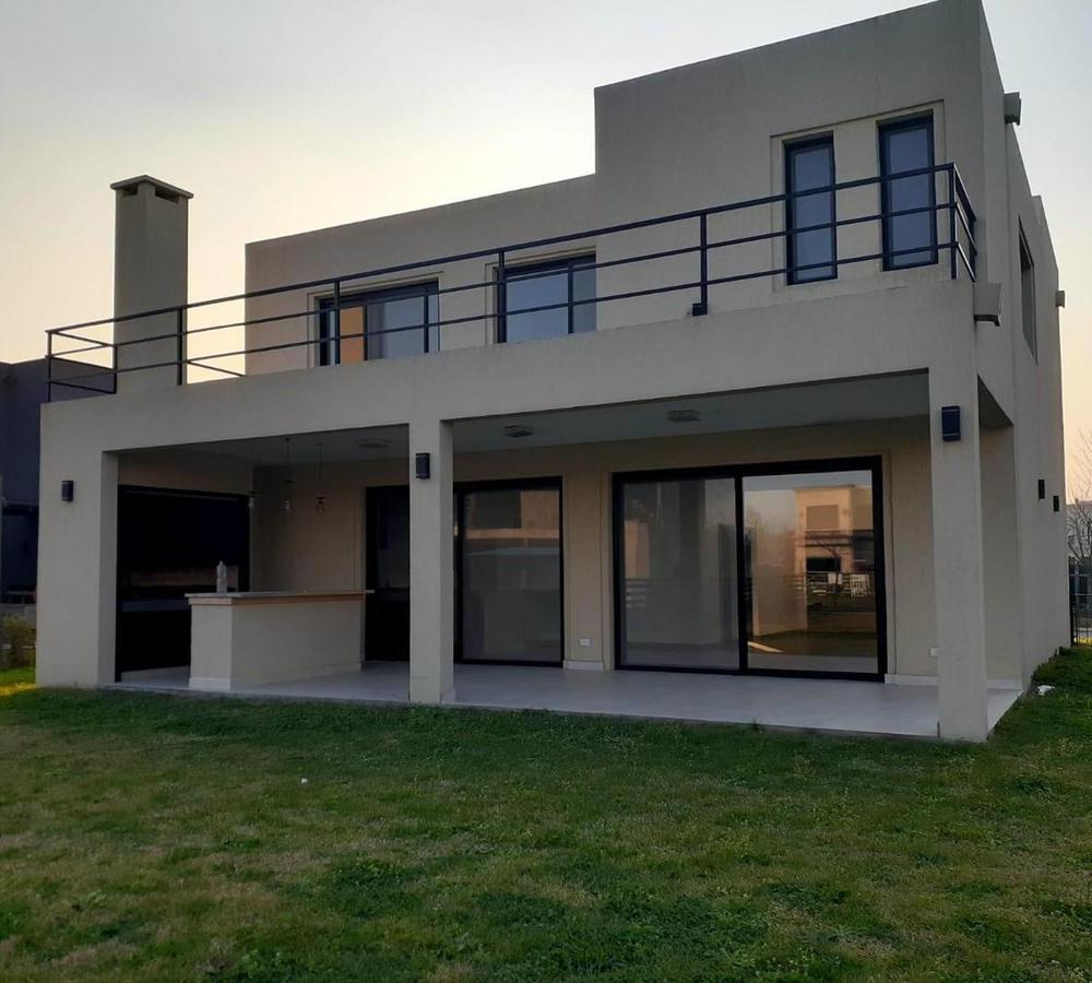 Casa  en Venta en Acacias Blancas, Maquinista savio, Escobar