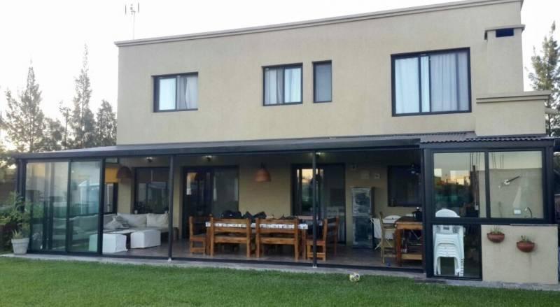 Casa en Venta Ubicado en La Comarca, Tigre, G. B. a. Zona Norte 5