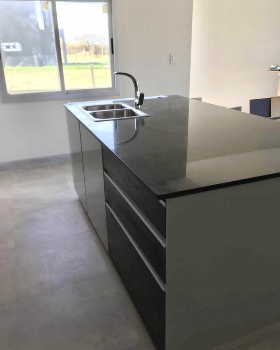 Casa en Venta en Vistas Puertos del Lago 3