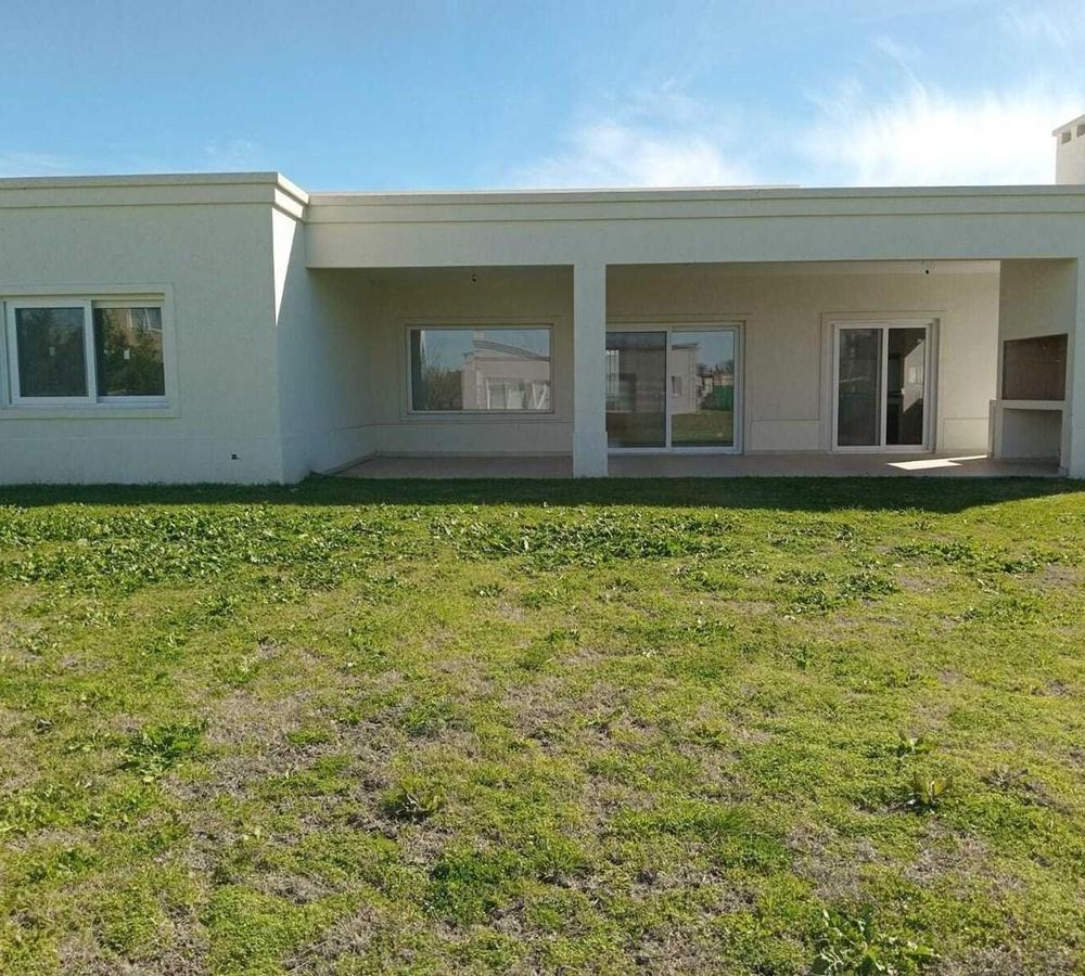 Casa  en Venta en Haras Santa Maria, Escobar, G.B.A. Zona Norte