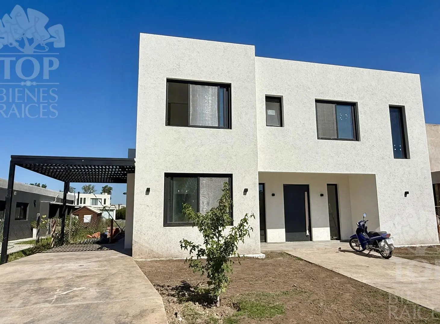 Casa al agua en venta en Laguna Grande 3