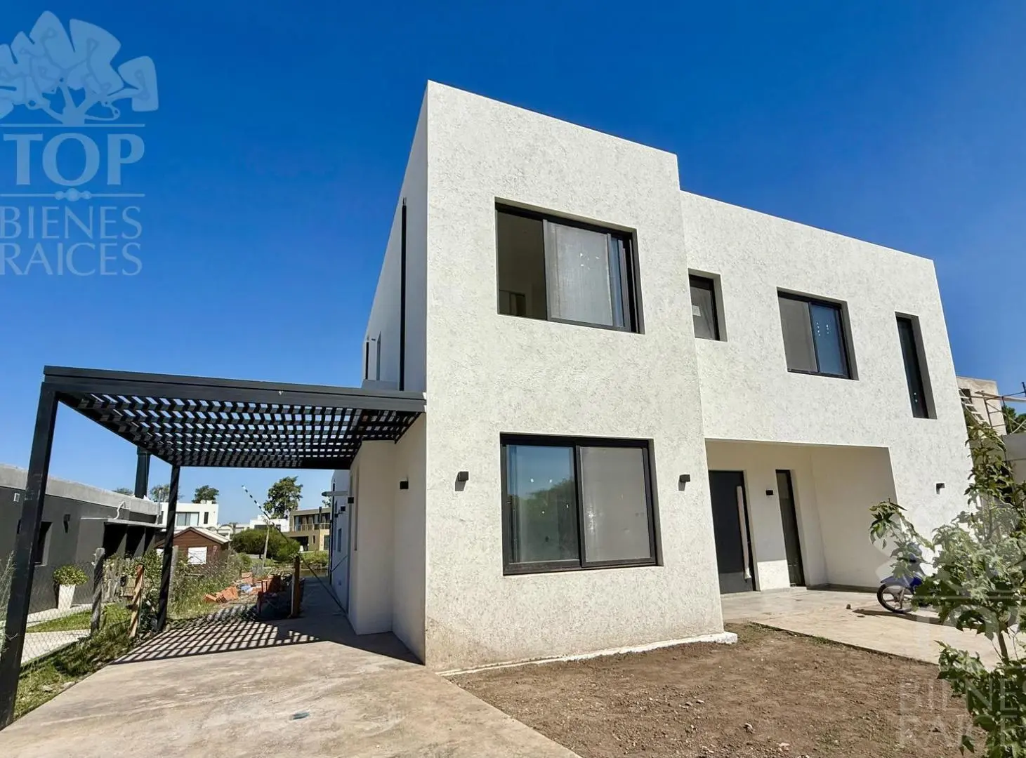 Casa al agua en venta en Laguna Grande 1