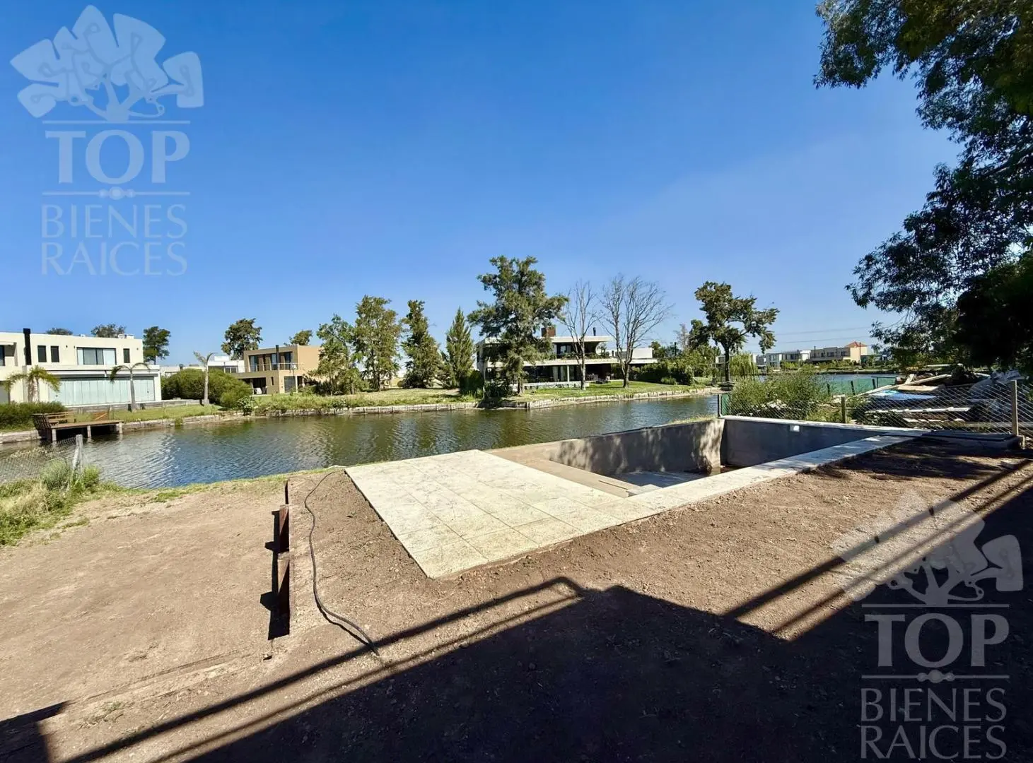 Casa al agua en venta en Laguna Grande 4