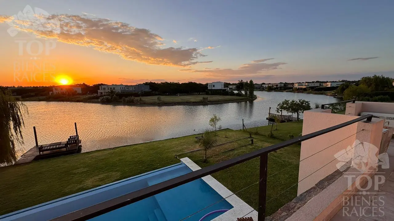 Casa ala laguna con muy buenas vistas 5