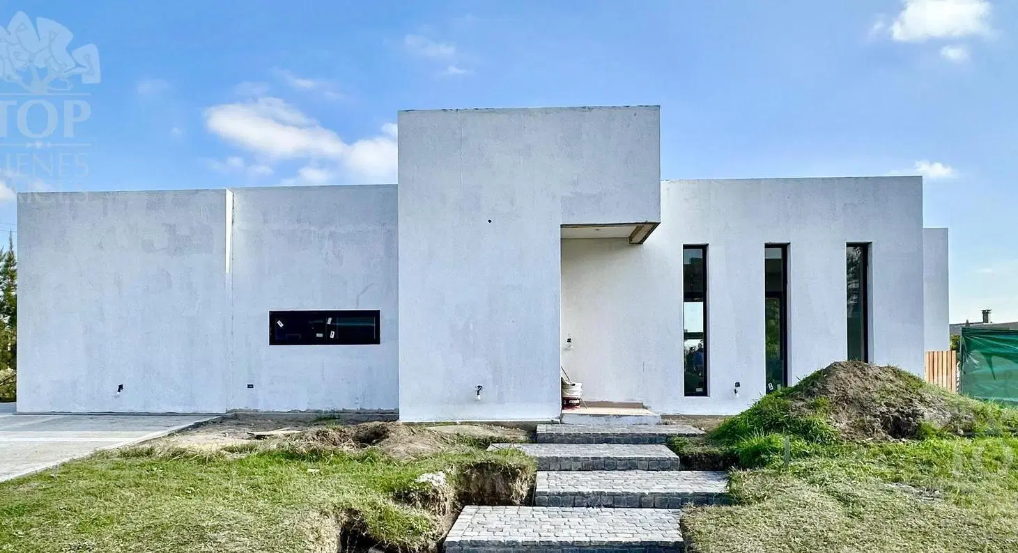 Casa en venta en Laguna Grande 5