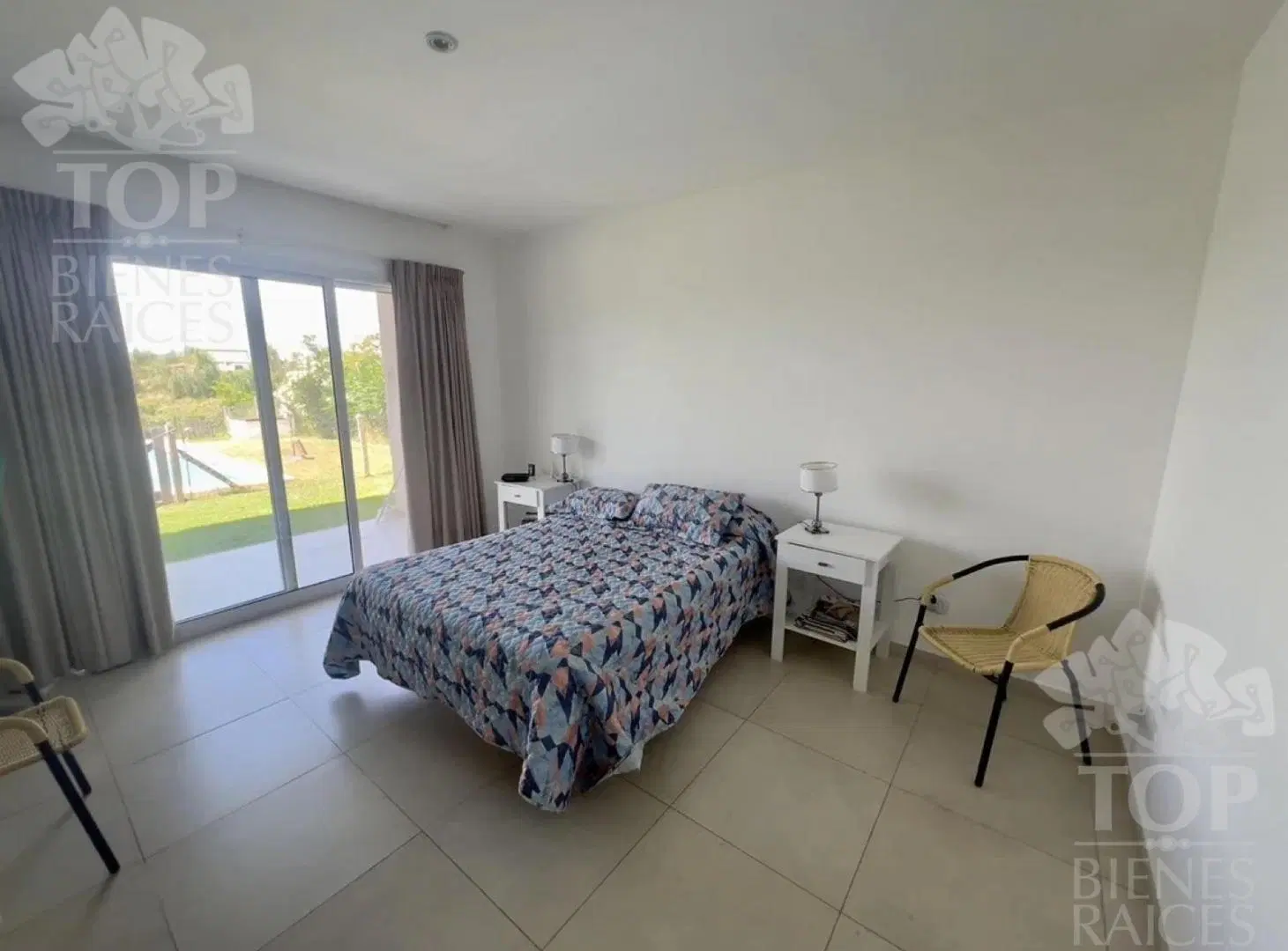 Casa en El Cantón 1 planta - Pileta 8