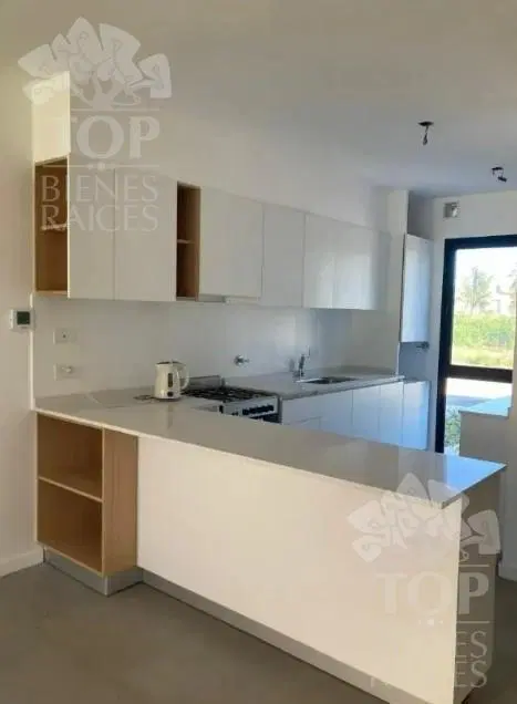 Hermoso Triplex en alquiler con jardin y parrilla en Santa Ana Joven 8