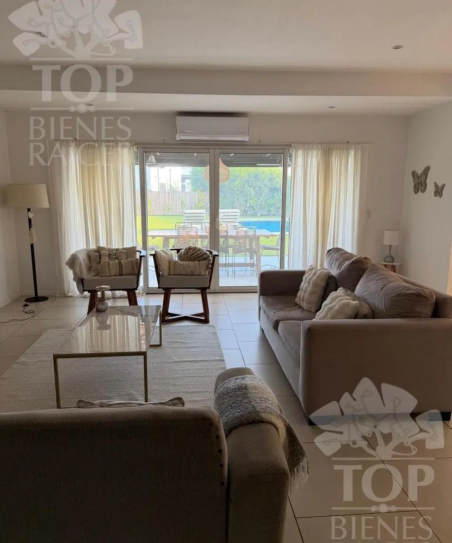 Hermosa casa en Venta en Barrio San Rafael, Villanueva 4