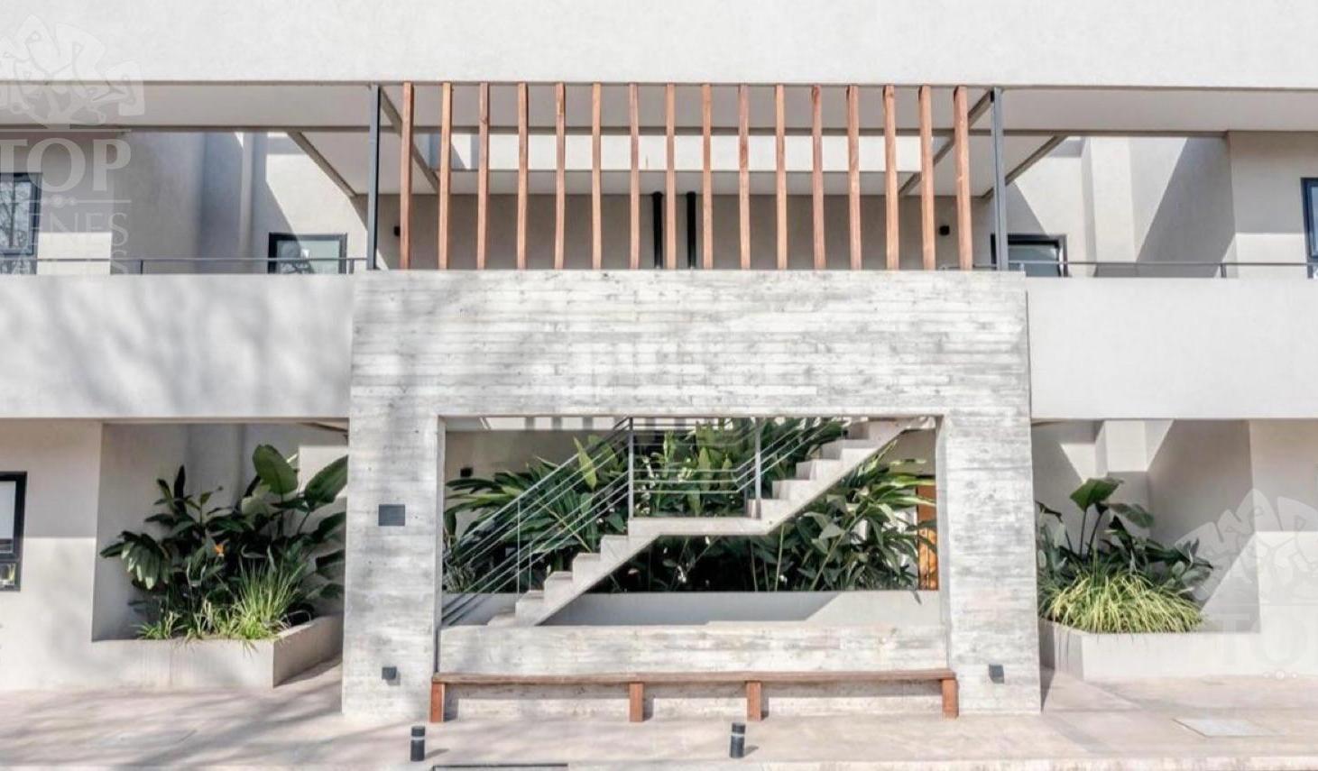 Foto de Departamento con jardín en alquiler, imagen 2