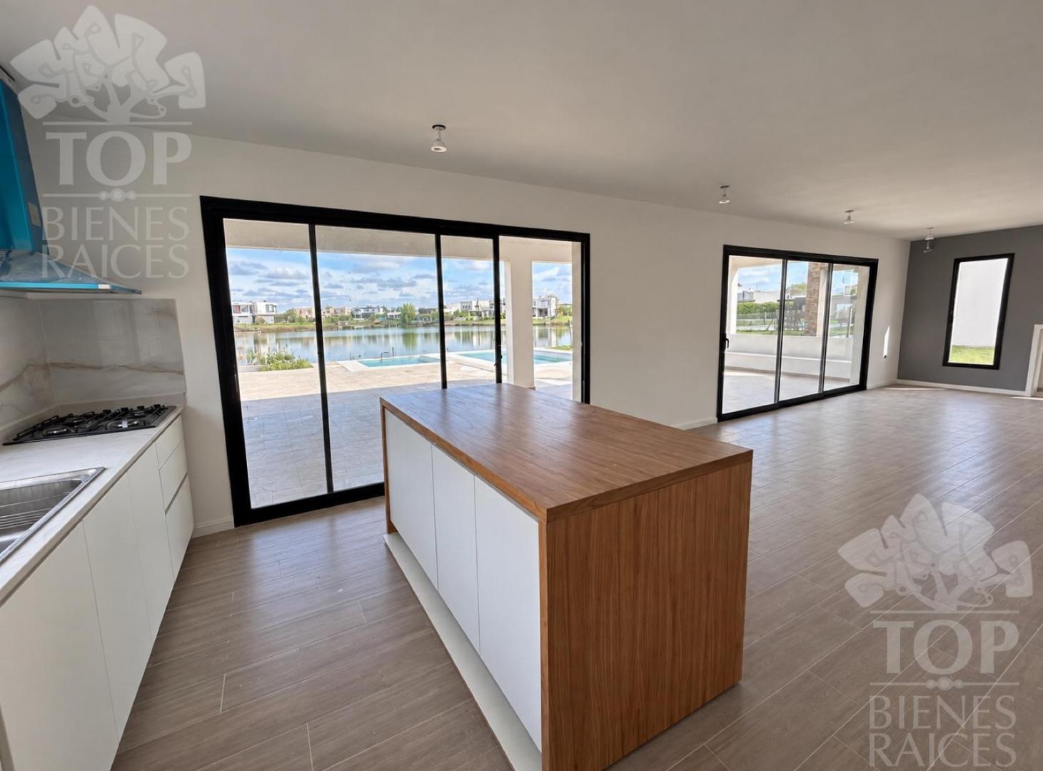 Foto de Casa a estrenar a la laguna en El Canton, imagen 5
