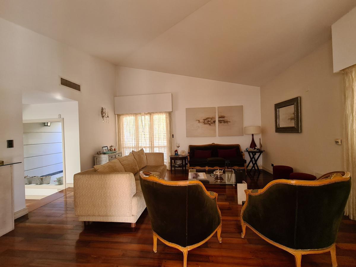 Casa - Pellegrini 4