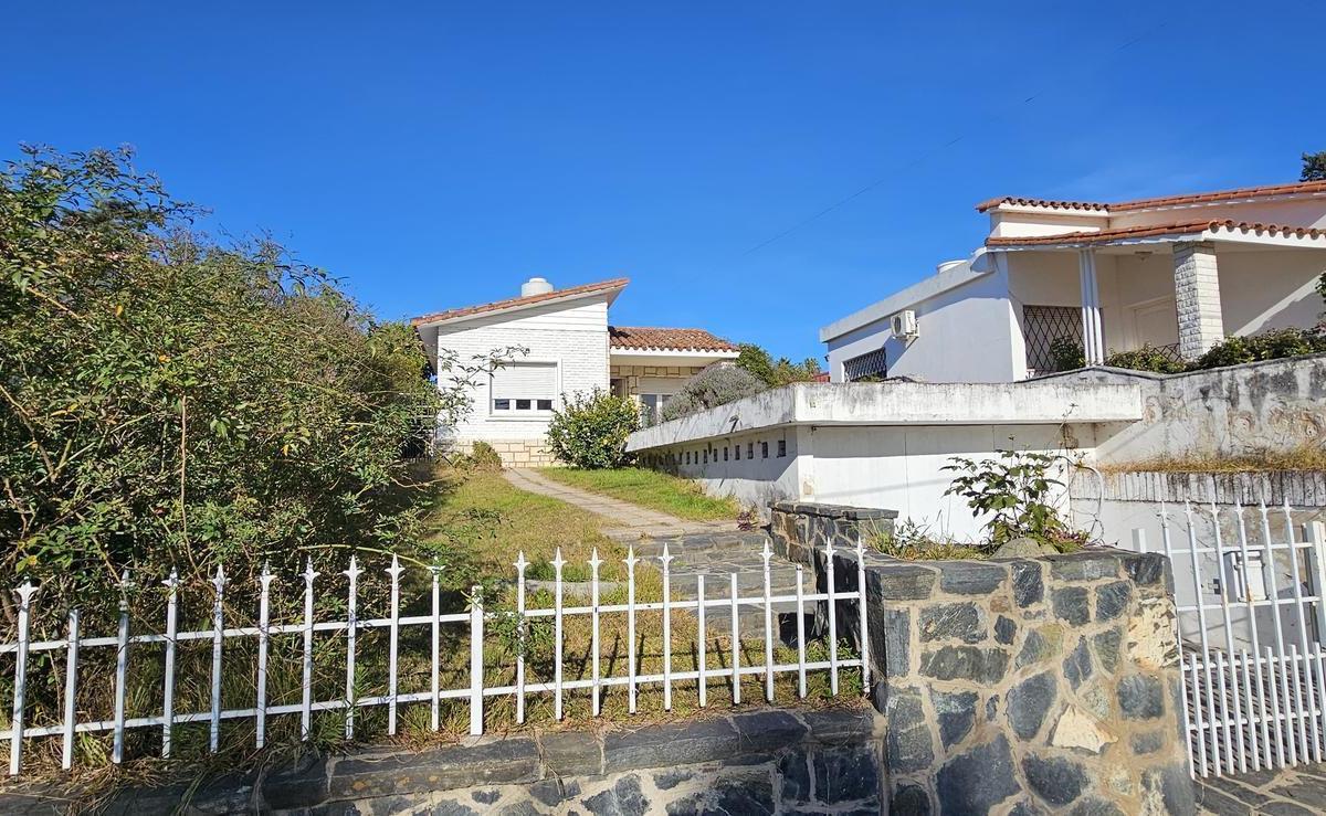 Casa en Venta - Alta Gracia - Frente Al Parque Infantil 2