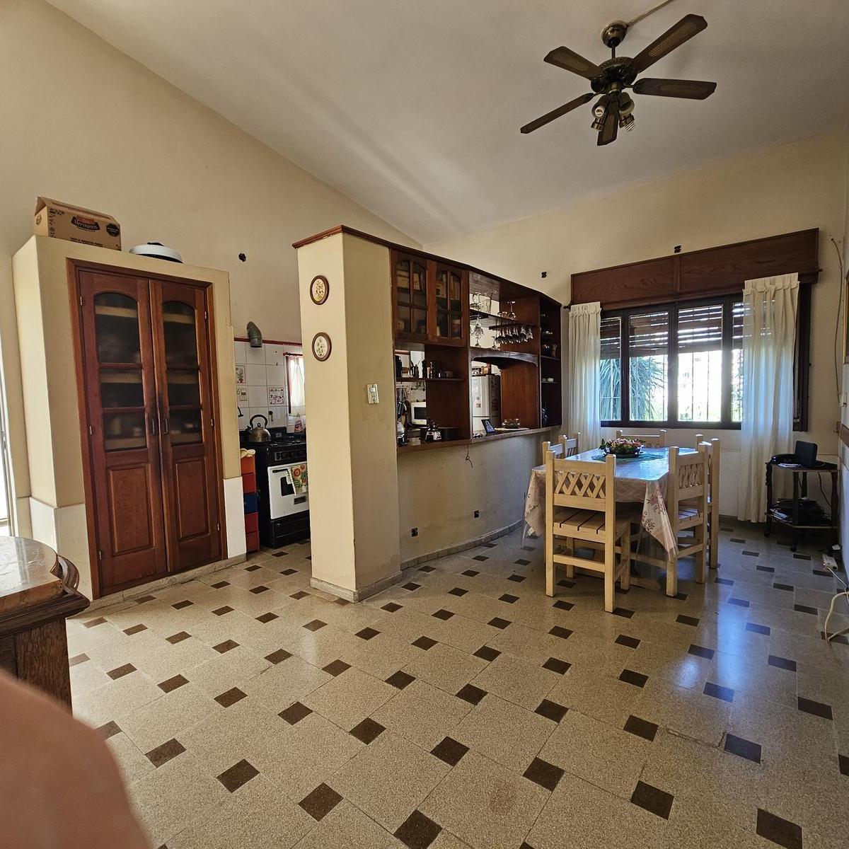 Casa en Venta - 3 Dorm. - Bº Poluyan 2