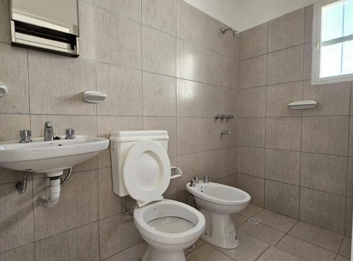 Casa en Alquiler - 2 Habitaciones - Barrio Horizonte 4