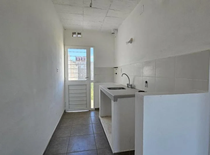 Casa en Alquiler - 2 Habitaciones - Barrio Horizonte 2