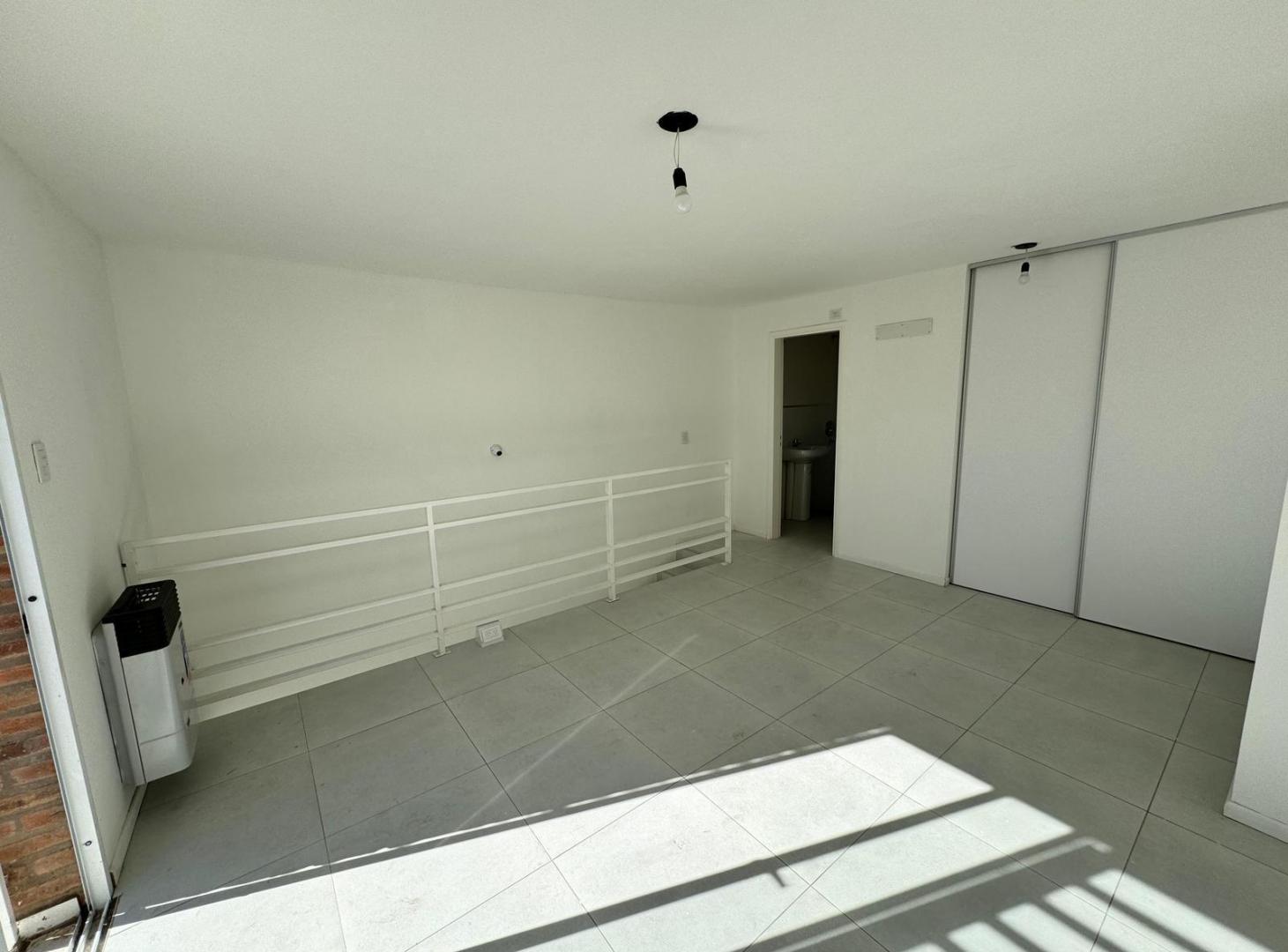 Foto de ALQUILER - Departamento de 1 Dormitorio C/Cochera - Concejal Alonso, imagen 5