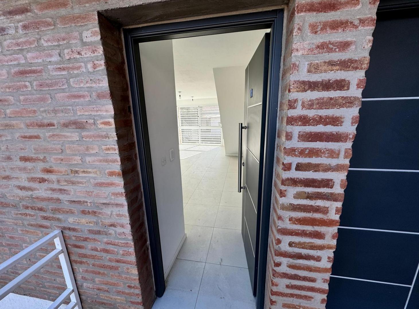 Foto de ALQUILER - Departamento de 1 Dormitorio C/Cochera - Concejal Alonso, imagen 1