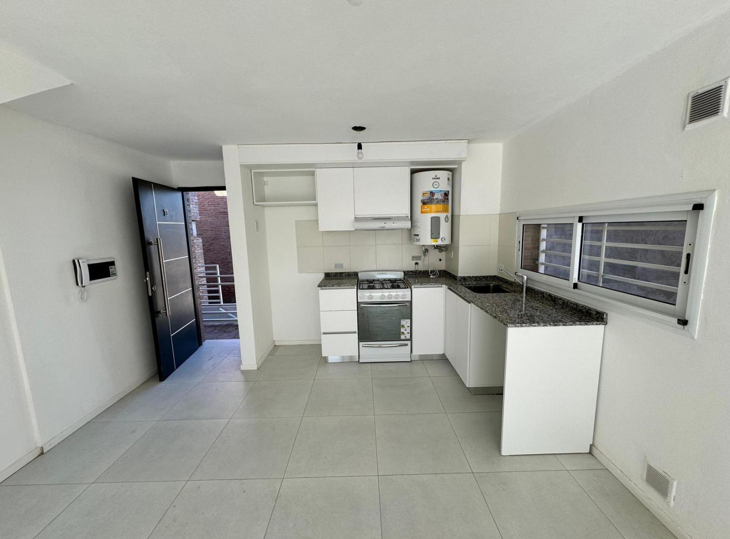 Foto de ALQUILER - Departamento de 1 Dormitorio C/Cochera - Concejal Alonso, imagen 2