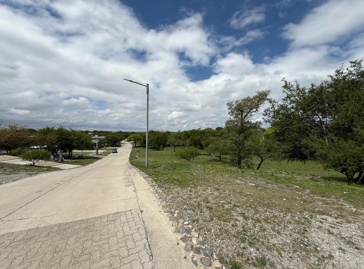Foto de Terreno ALTA GRACIA COUNTRY GOLF - TODOS LOS SERVICIOS - 1056 M2, imagen 1