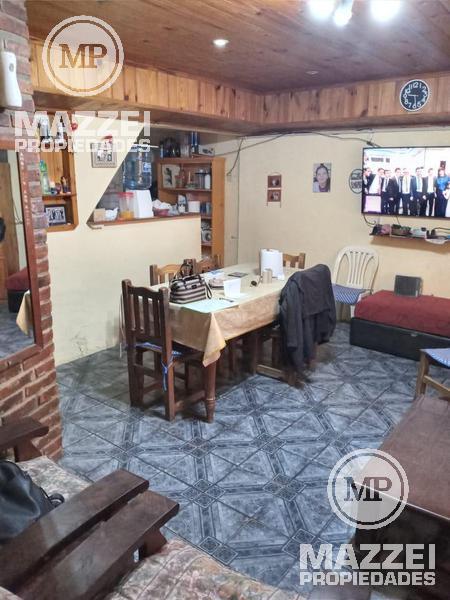 Casa con Local y Otra Casa Al Fondo - Excelente Ubicación 2