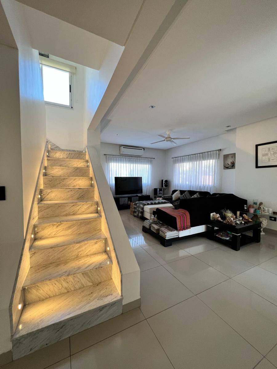 Foto de Venta de Casa 6 AMBIENTES en El Venado II, imagen 2