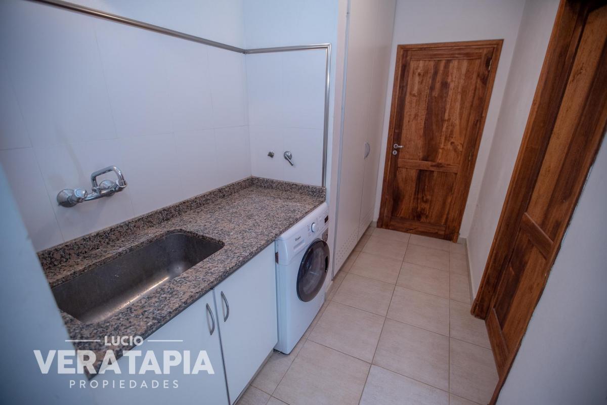 Foto de Penelope Nº 415 esq. Polifemo, Zona norte. 5 amb., piscina climatiza, imagen 3
