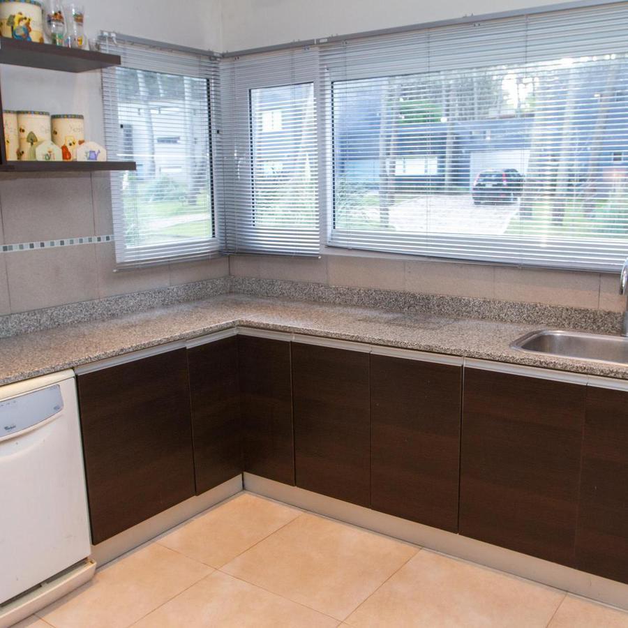 Foto de Moderna casa en Venta en Selene esq. Etoneo, zona Norte- Pinamar. 4, imagen 4