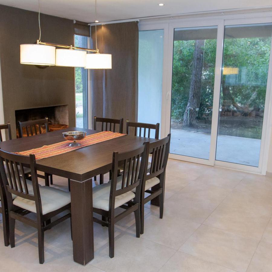 Foto de Moderna casa en Venta en Selene esq. Etoneo, zona Norte- Pinamar. 4, imagen 3