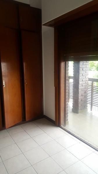 Chalet 5 amb en venta. CON RENTA.