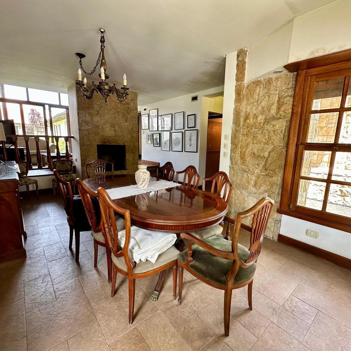 Chalet 5 amb en Barrio Los Troncos
