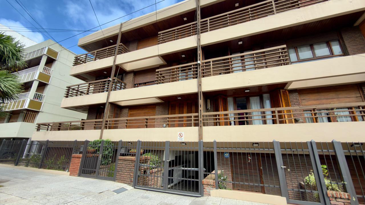 Departamento 2 amb a la calle en alquiler- Zona playa Grande