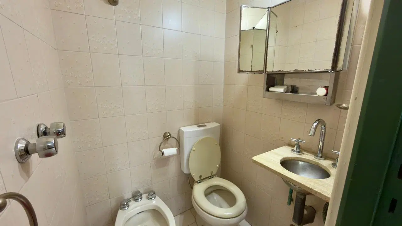 Departamento 3 ambientes con dependencia y balcón con vista lateral al mar - Av. Colón 1400 4