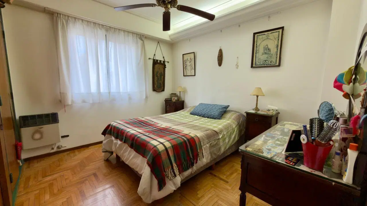 Departamento 3 ambientes con dependencia y balcón con vista lateral al mar - Av. Colón 1400 5