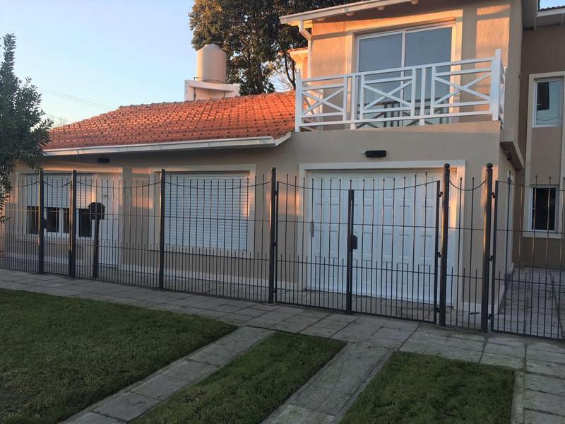 Foto de Chalet en Venta en Mar del Plata, imagen 2