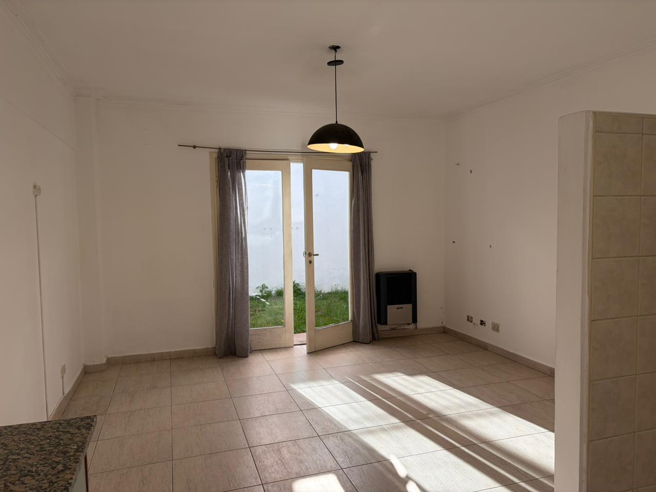 Foto de Alquiler PH 3 amb con patio en Divino Rostro, imagen 4