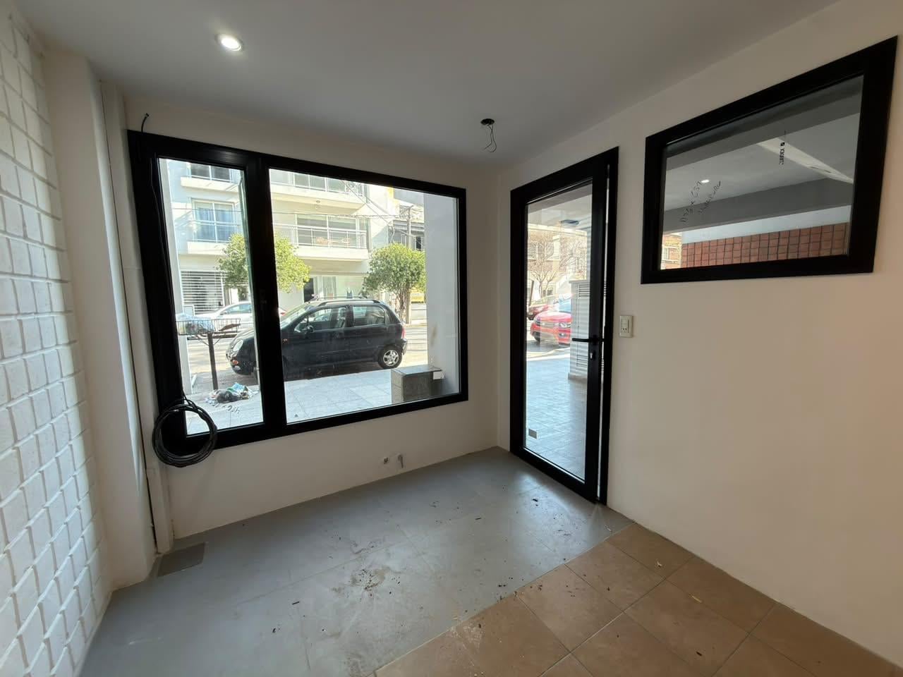 Foto de Local Comercial - Arenales 2600, imagen 1