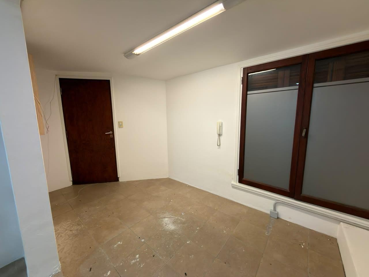 Foto de Local Comercial - Arenales 2600, imagen 2