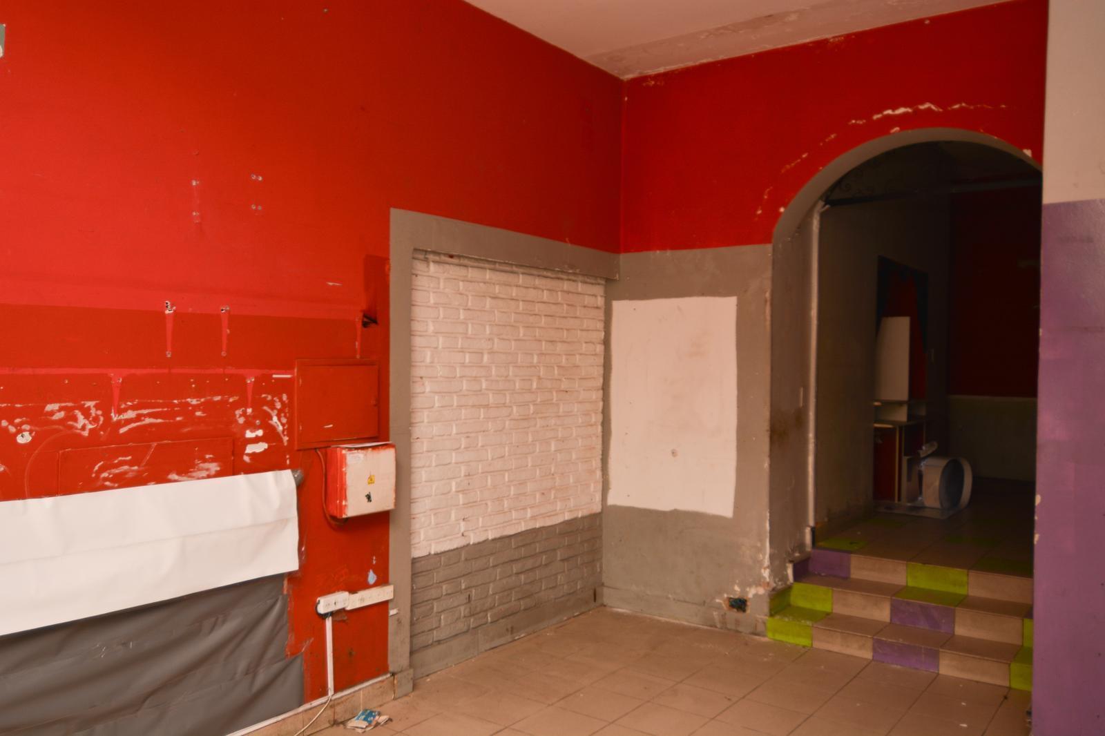 OLIVOS. Local Comercial y Vivienda con Entradas Independientes .