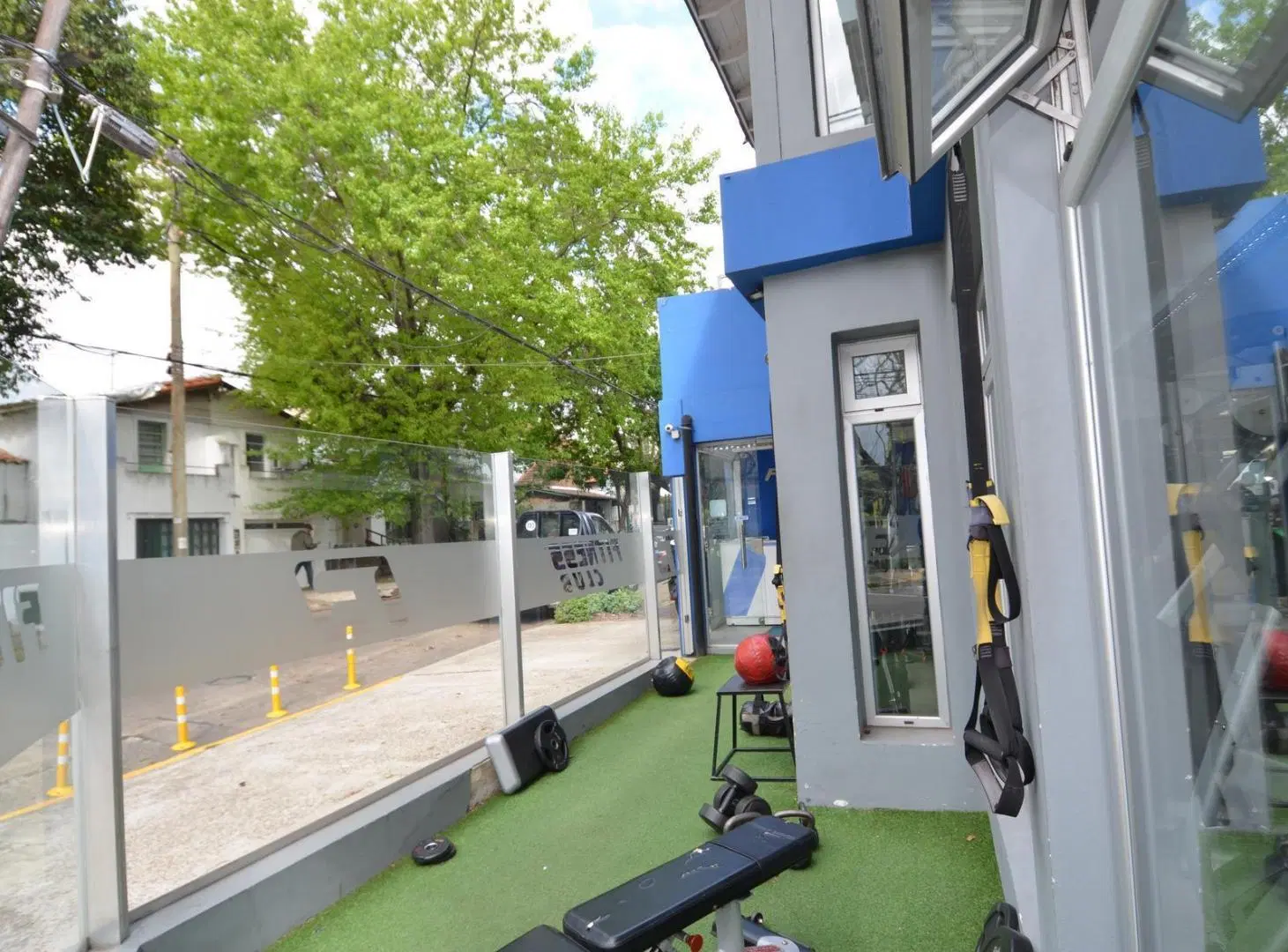Olivos,Oportunidad Única! Venta de Local Comercial en Esquina. Inmejorable Visibilidad 2