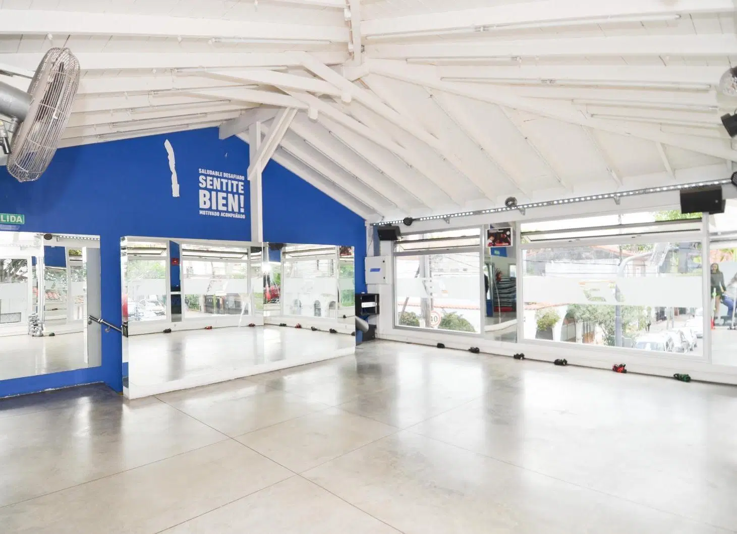 Olivos,Oportunidad Única! Venta de Local Comercial en Esquina. Inmejorable Visibilidad 3