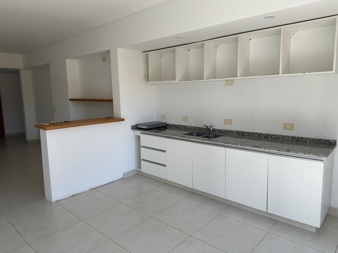 Foto de Departamento en alquiler sobre Av. Maipu ., imagen 1