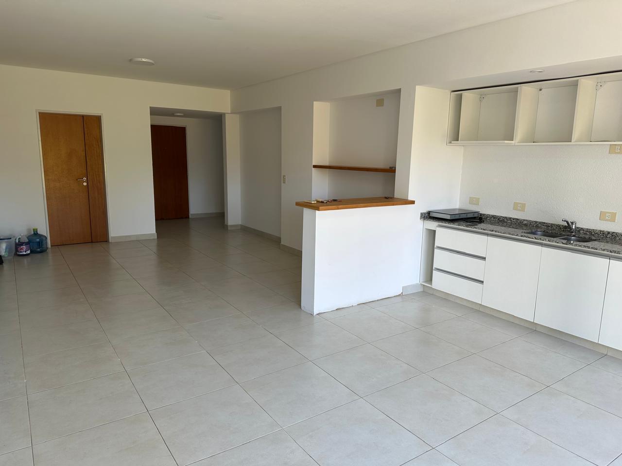 Foto de Departamento en alquiler sobre Av. Maipu ., imagen 1