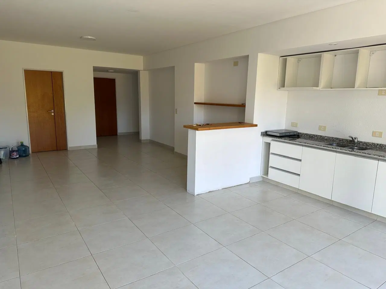 Departamento en alquiler sobre Av. Maipu . 2