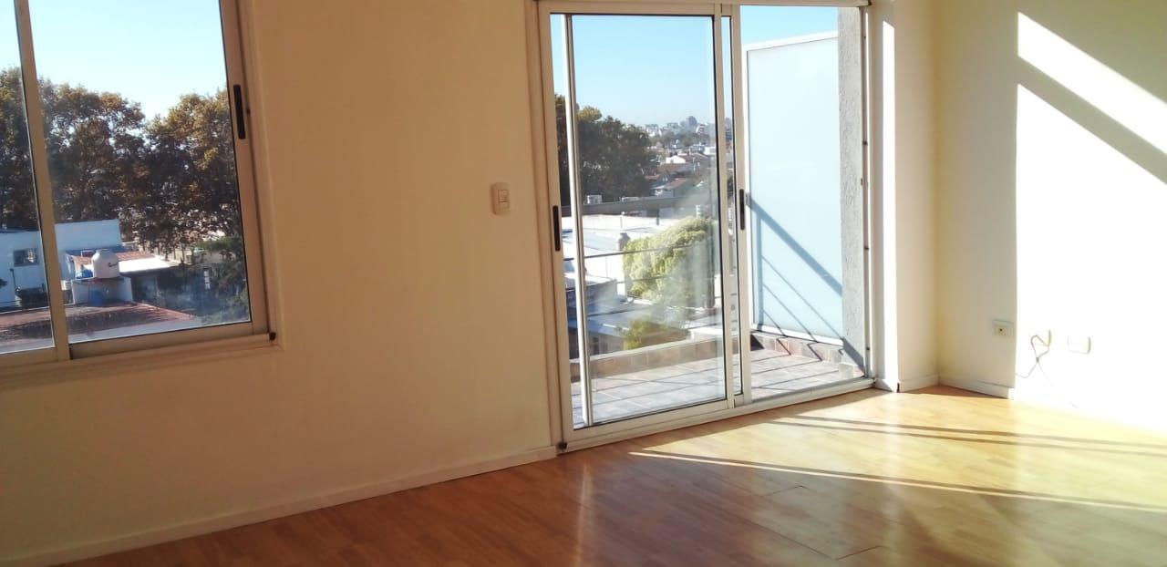 Foto de Departamento Alquiler - Monte Castro, imagen 2