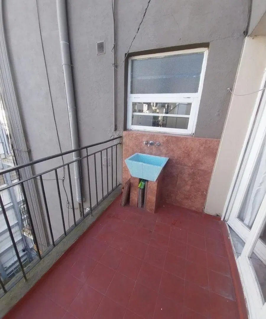 3 Amb. a la Calle c/ Doble Balcón Saliente - Bolívar y Corrientes, Centro (24 Meses) 3