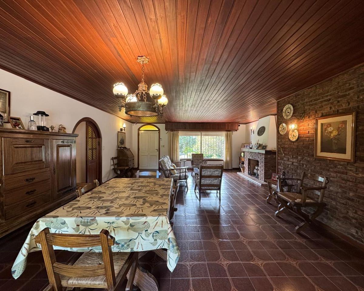 Foto de Casa 6 ambientes en venta. Zona Centro,Villa Gesell., imagen 4