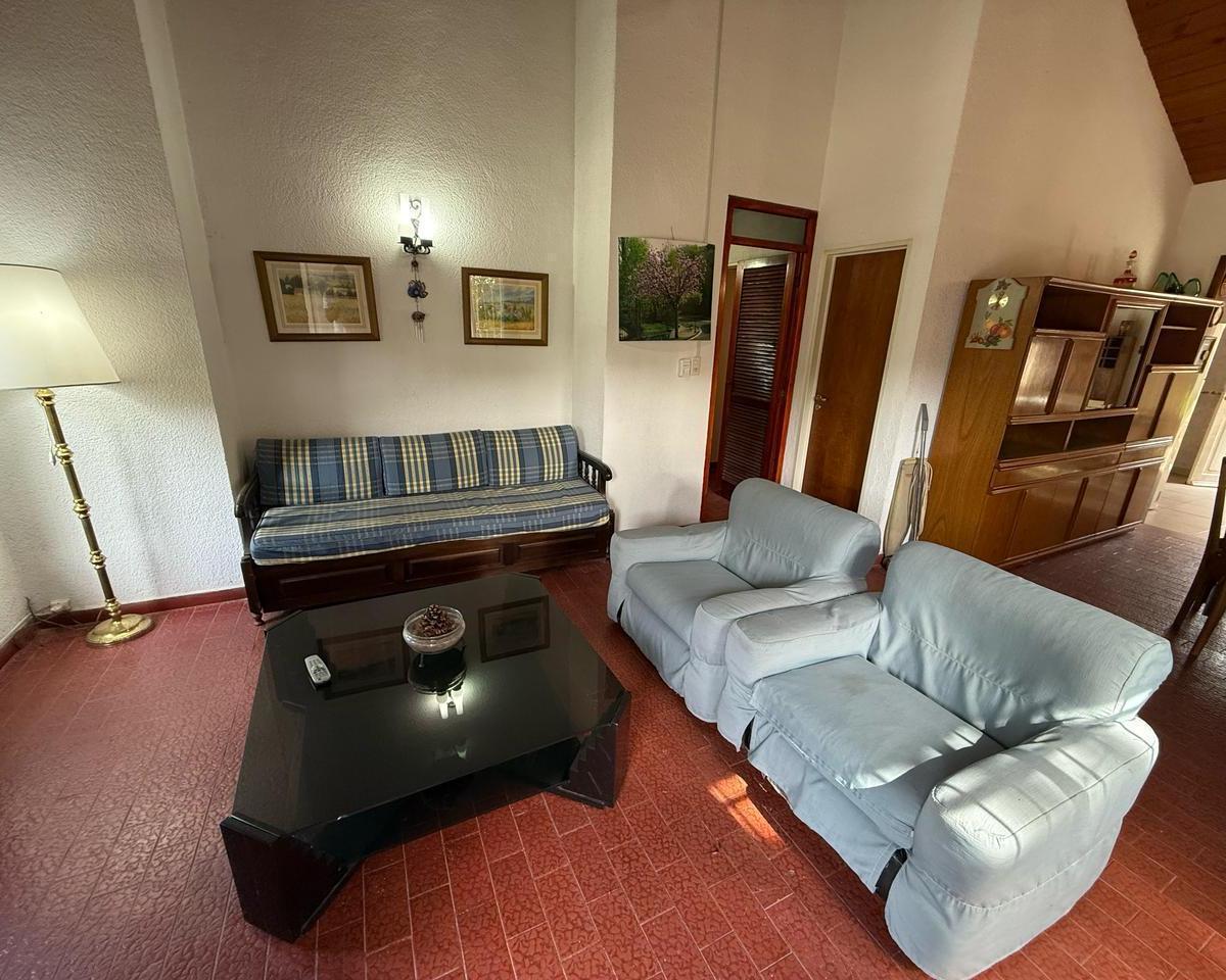 Casa 4 ambientes en venta. Zona Sur,Villa Gesell.